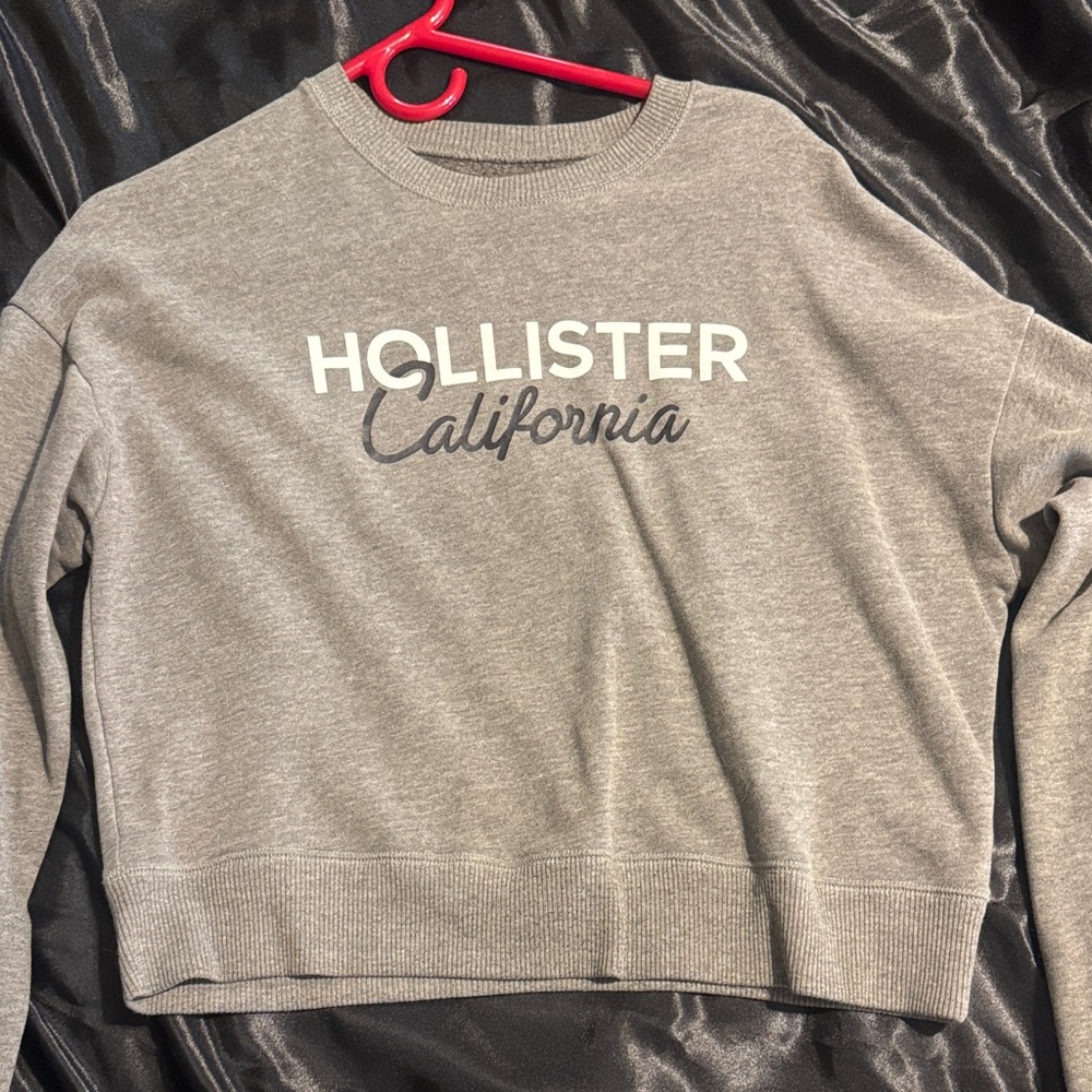 Hollister sweatshirt